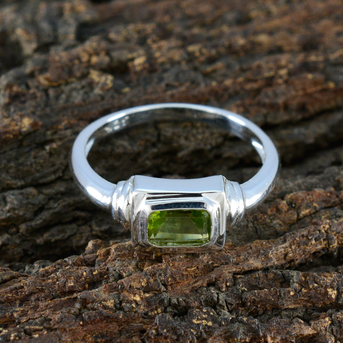 Nari Boho Green Solitaire Ring