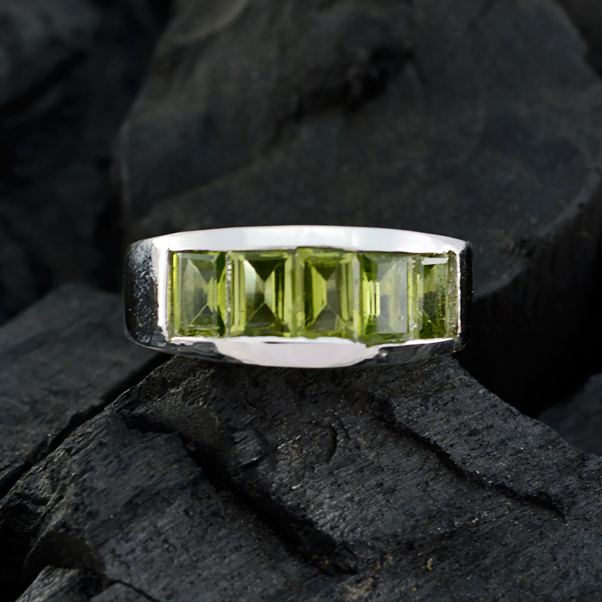 Aisha Trendy Green Penta Ring