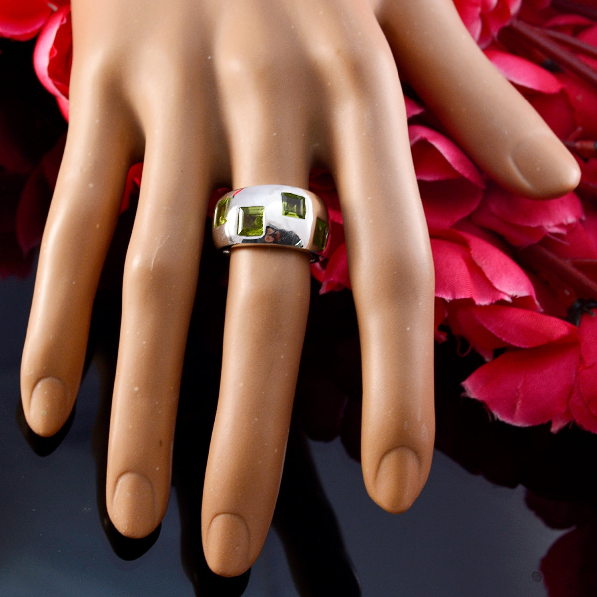 Priya Modern Green Trilogy Ring