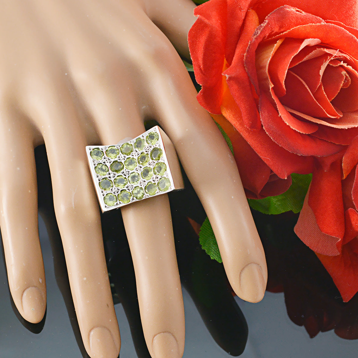 Nella Cocktail Green multiple Ring