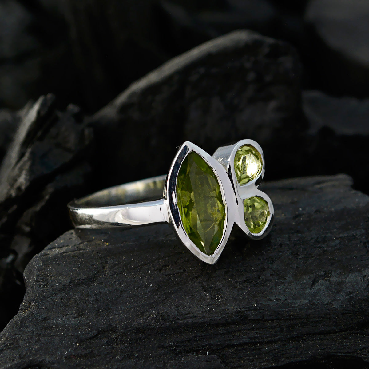 Zoey Romantic Green Trilogy Ring