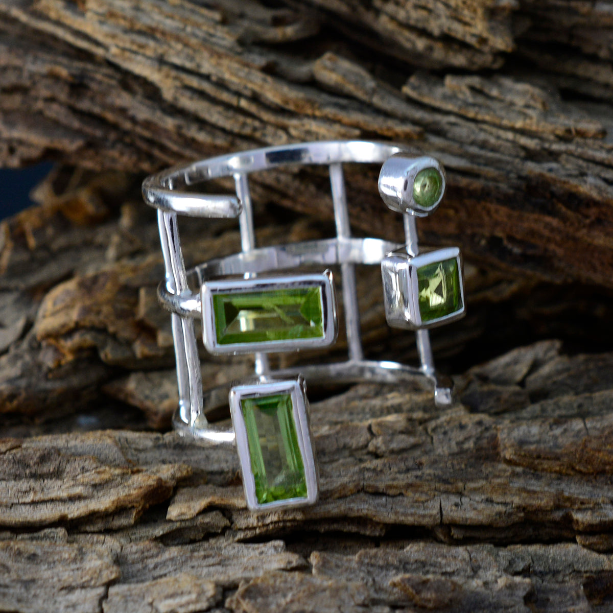 Liyana Signet Green quarter Ring