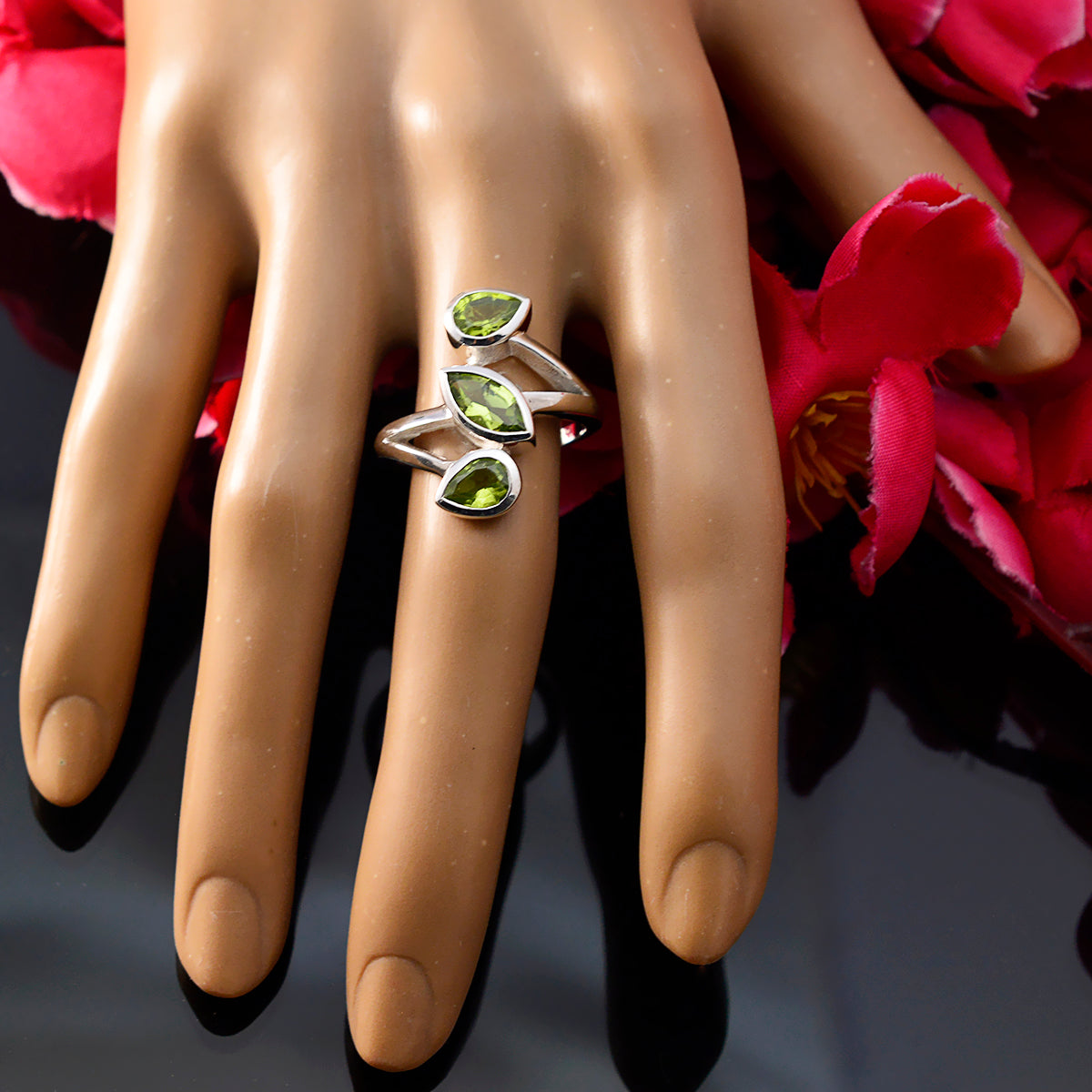 Mariana Signet Green Trilogy Ring