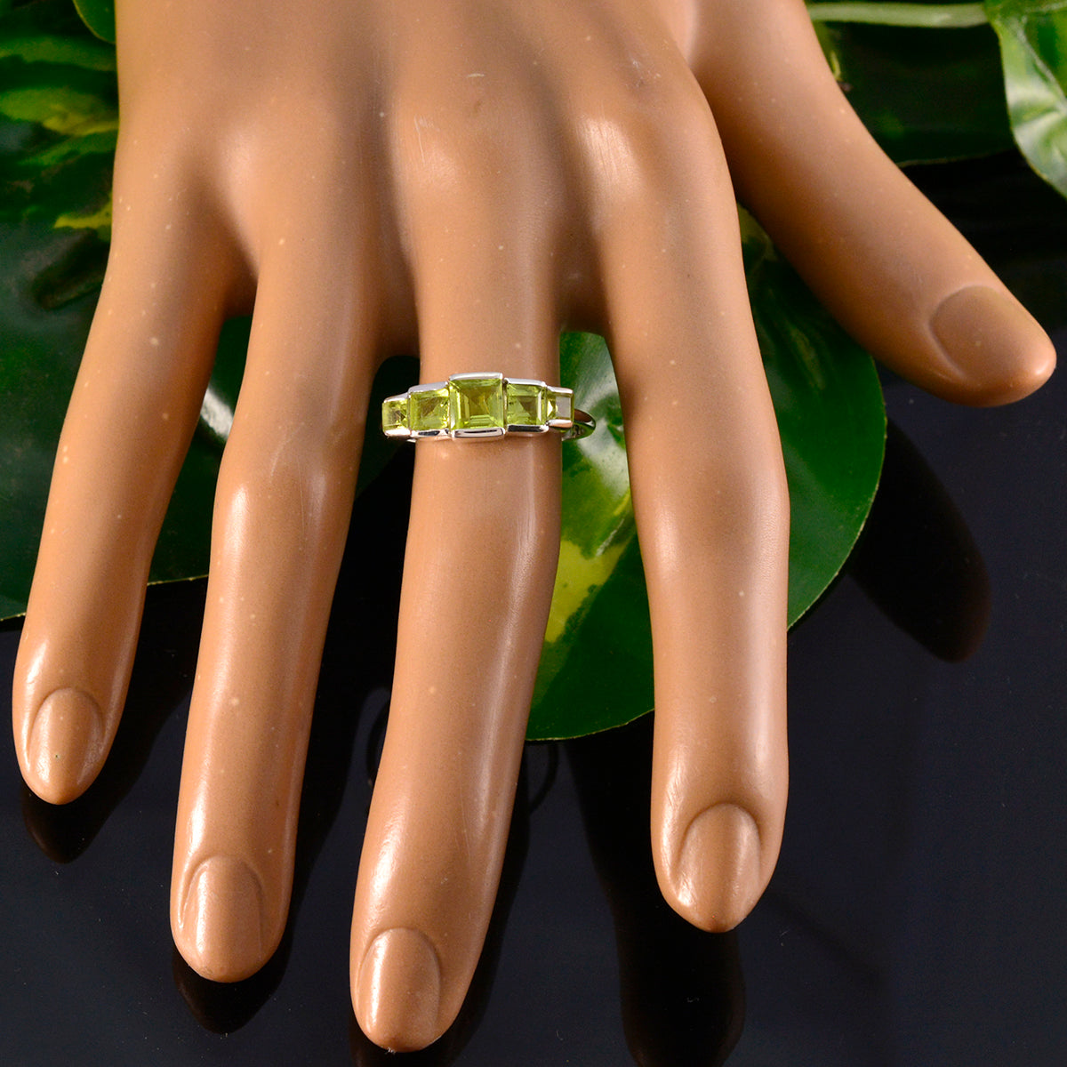 Saanvi Glamorous Green Penta Ring
