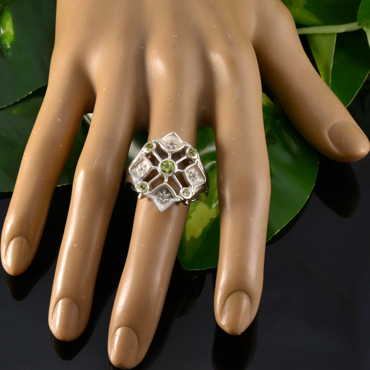 Liyana Abstract Green Penta Ring