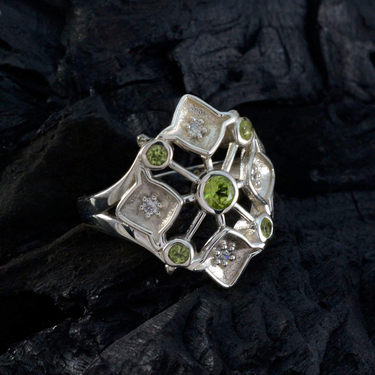 Liyana Abstract Green Penta Ring