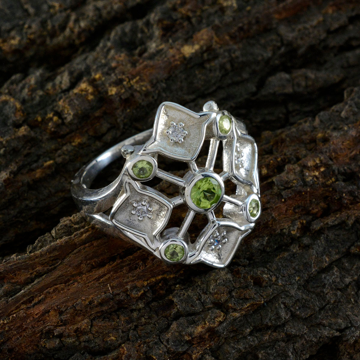 Liyana Abstract Green Penta Ring