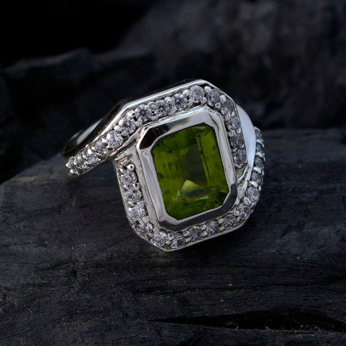 Eliza Contemporary Green Halo Ring