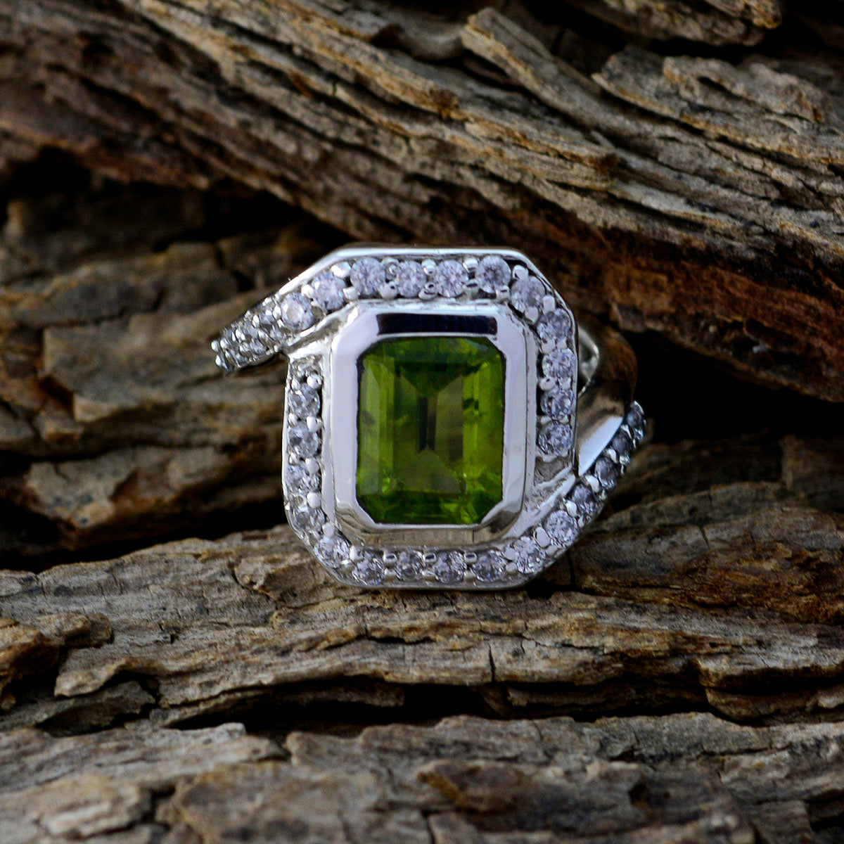 Eliza Contemporary Green Halo Ring