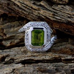 Eliza Contemporary Green Halo Ring