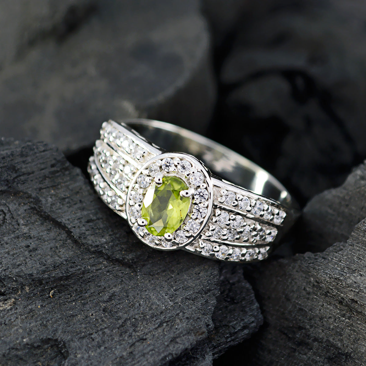 Isabel Trendy Green Halo Ring
