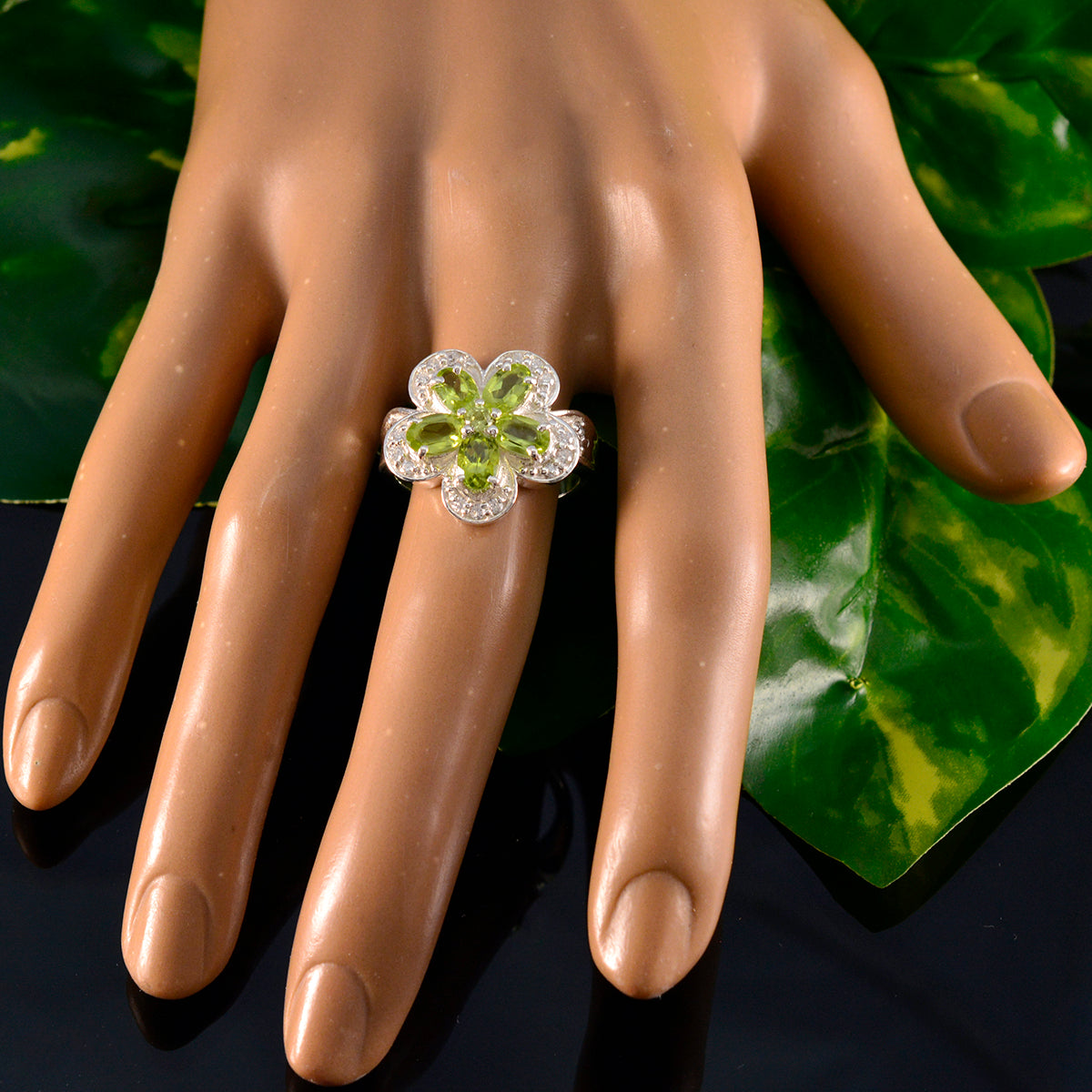 Victoria Abstract Green multiple Ring