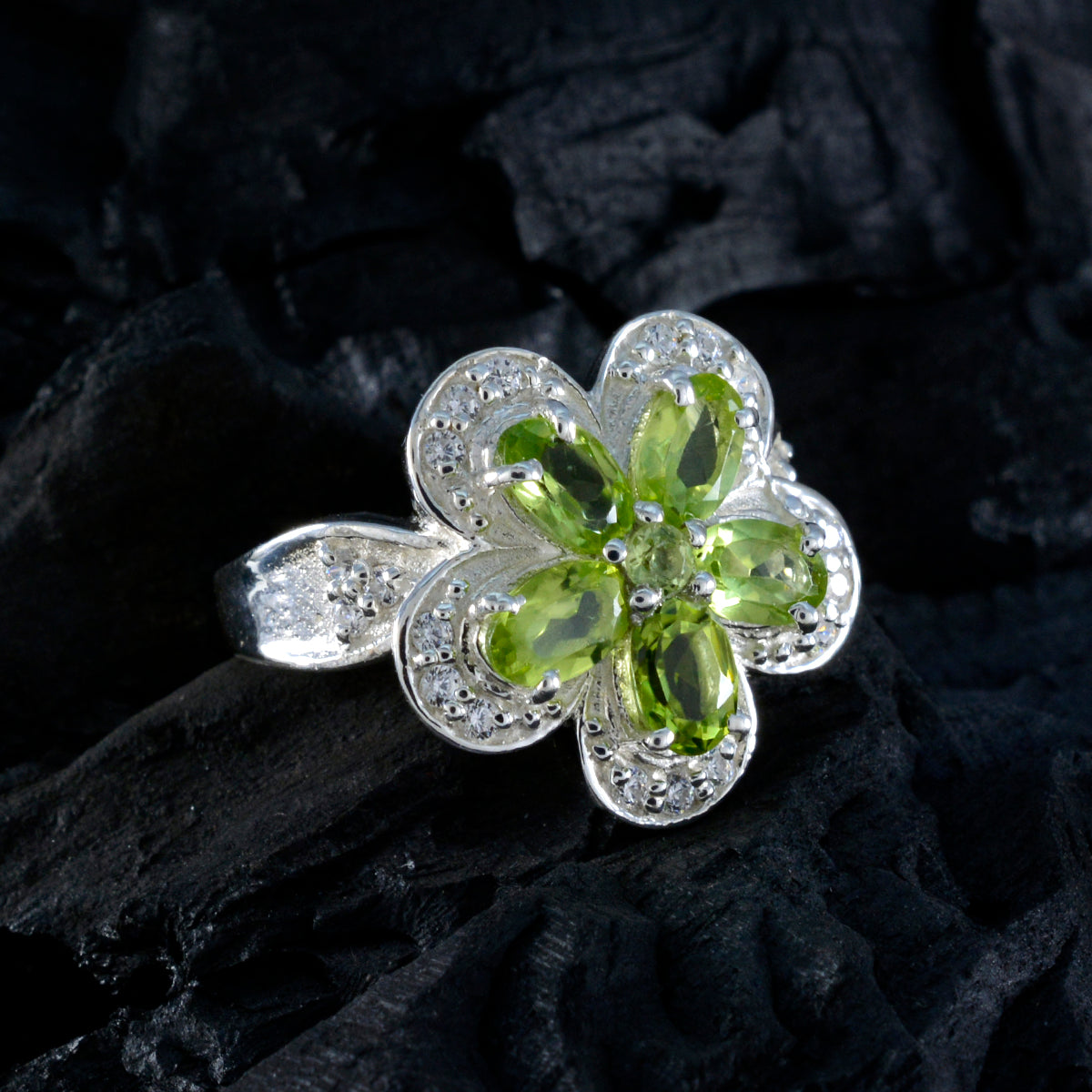 Victoria Abstract Green multiple Ring