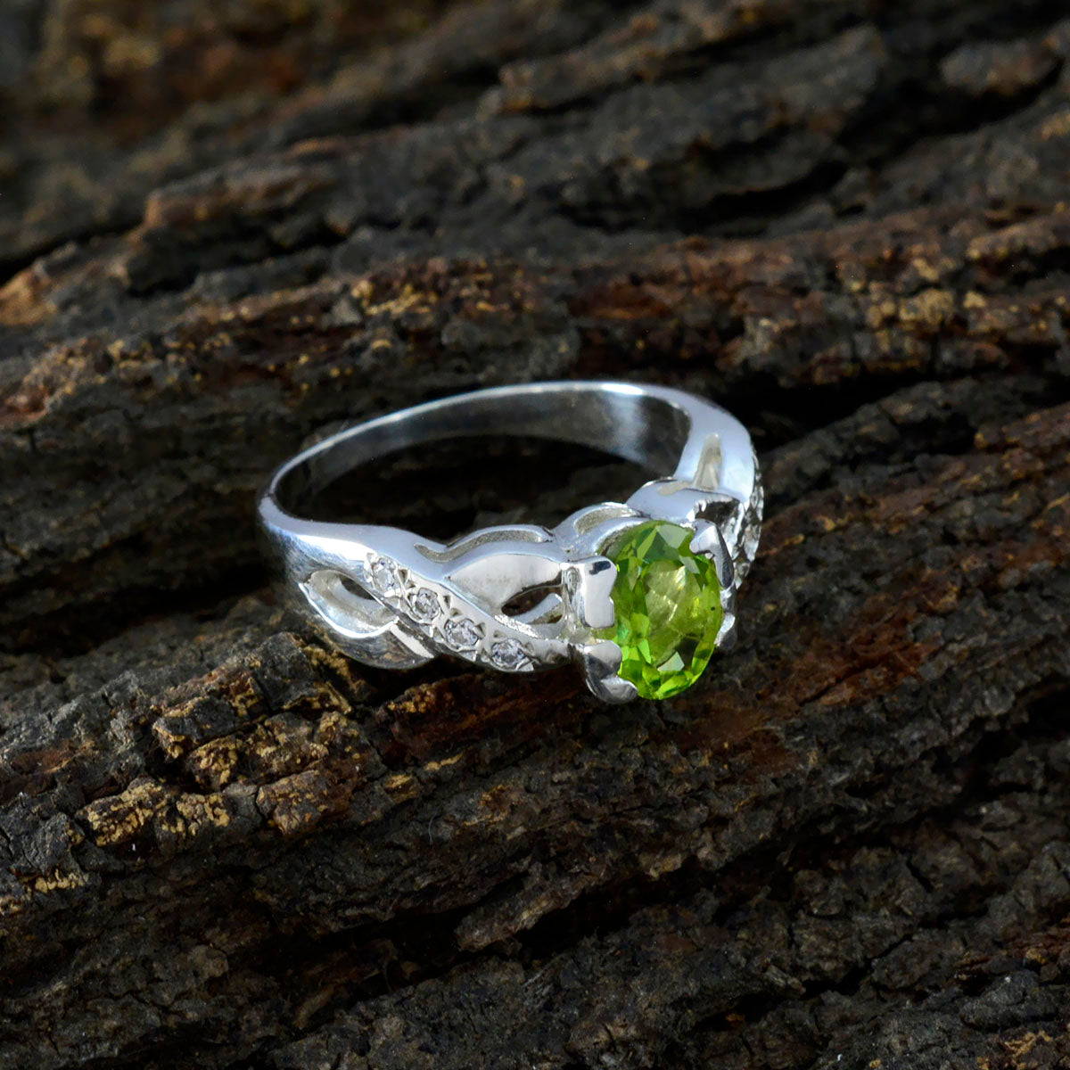 Rebeca Abstract Green Halo Ring