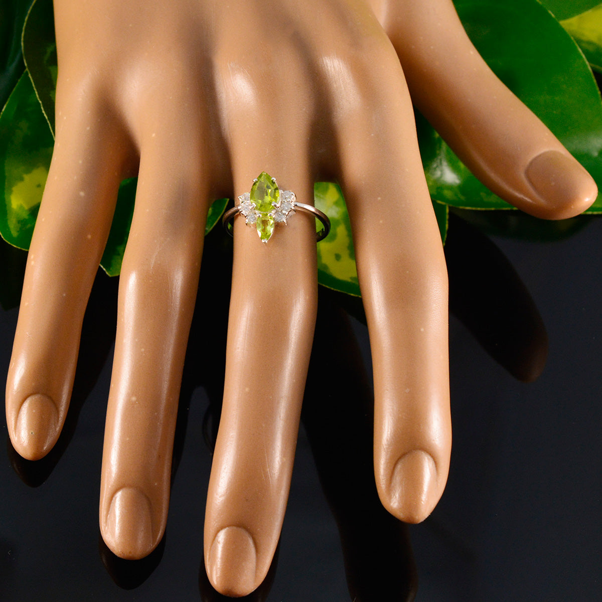 Ha-eun Feminine Green Toi et Moi Ring