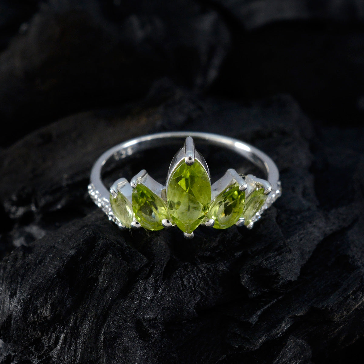 Wen crown Green Penta Ring