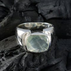 Putri Trendy Light Green Solitaire Ring