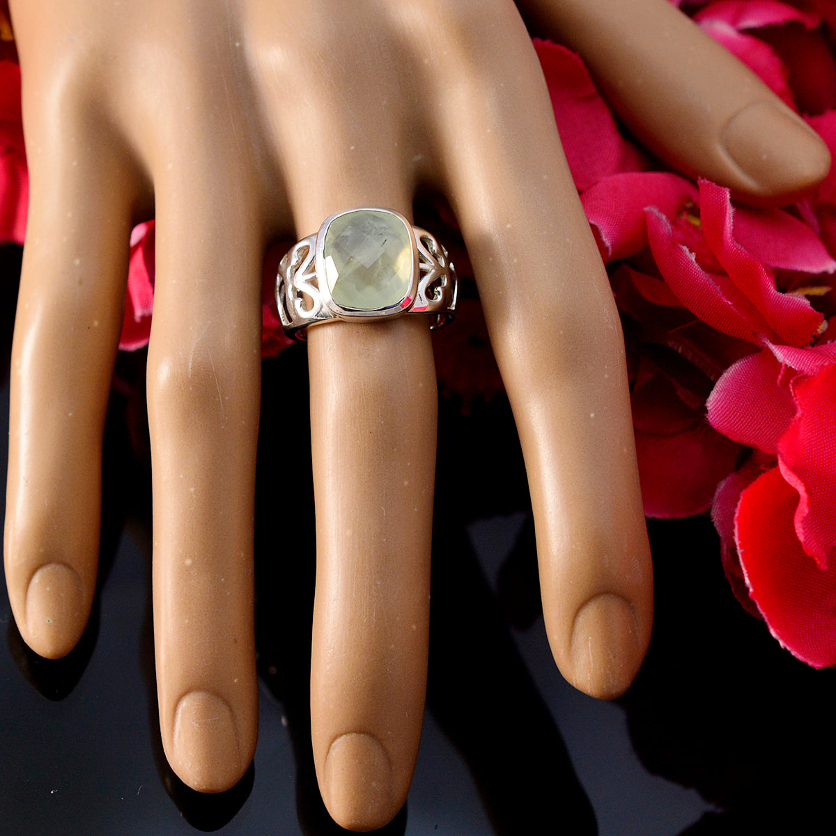 Bianca Filigree Light Green Solitaire Ring