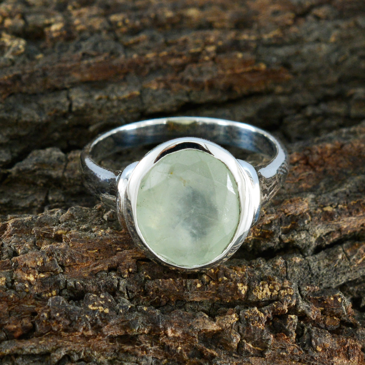 Nisa Contemporary Light Green Solitaire Ring