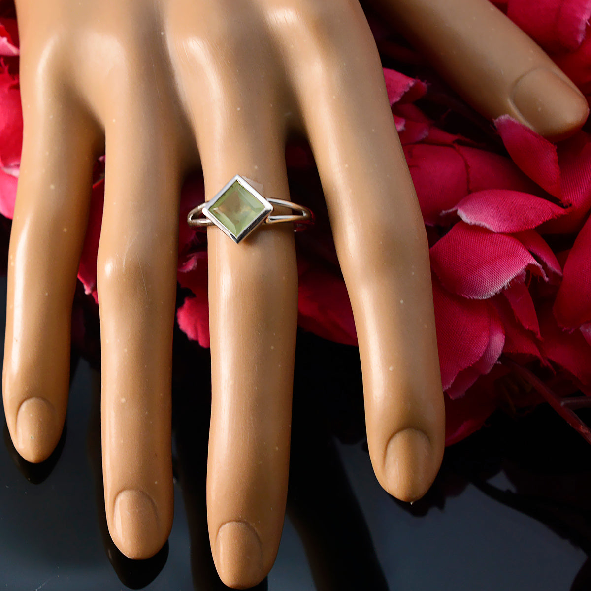 Ha-eun Boho Light Green Solitaire Ring
