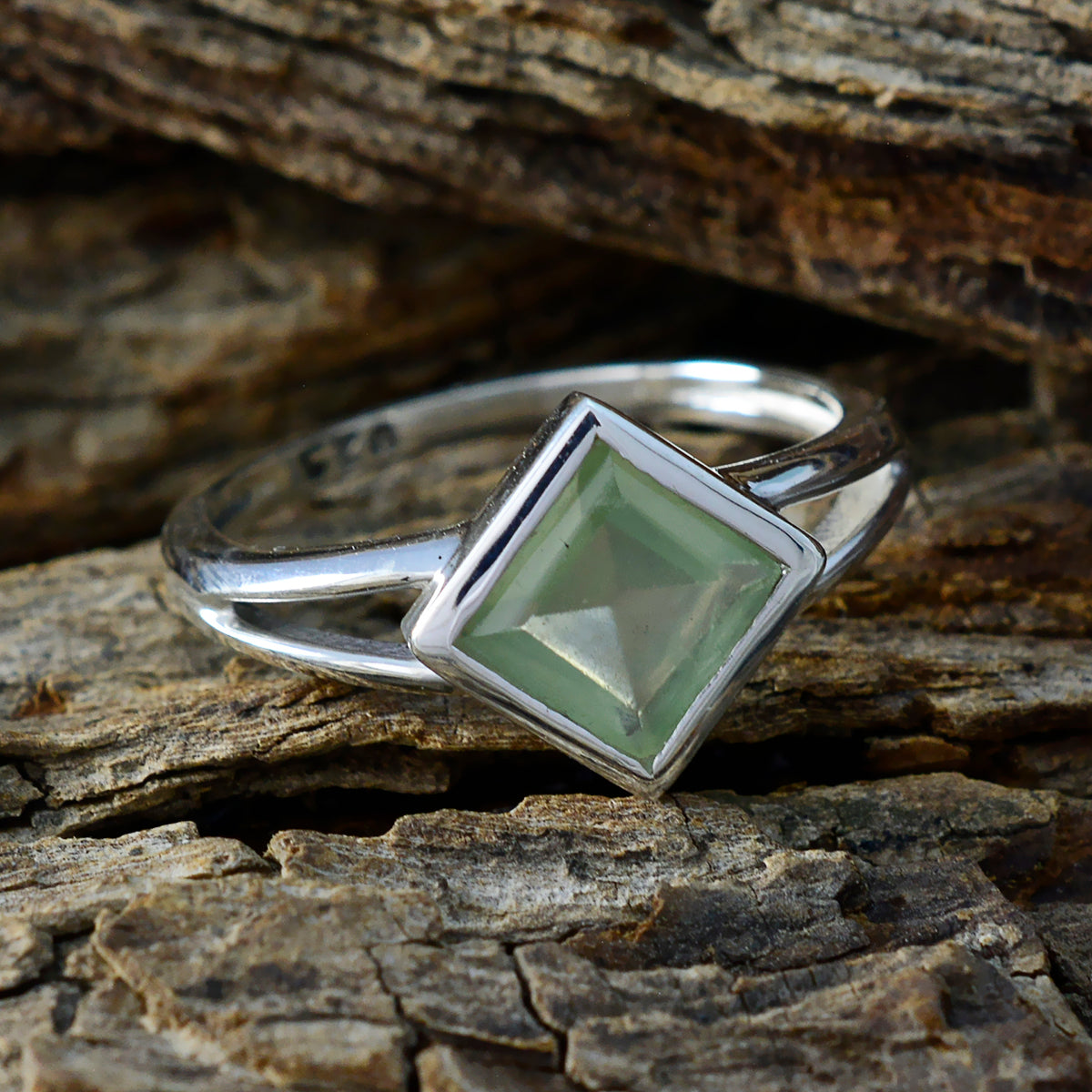 Ha-eun Boho Light Green Solitaire Ring