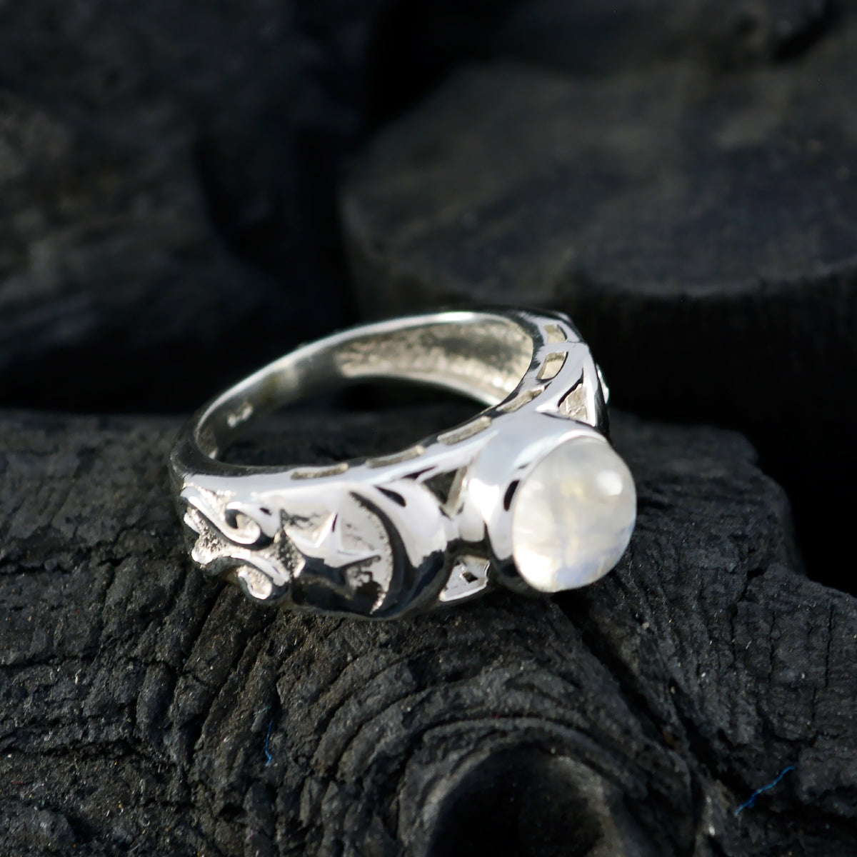 Sara Filigree White Solitaire Ring