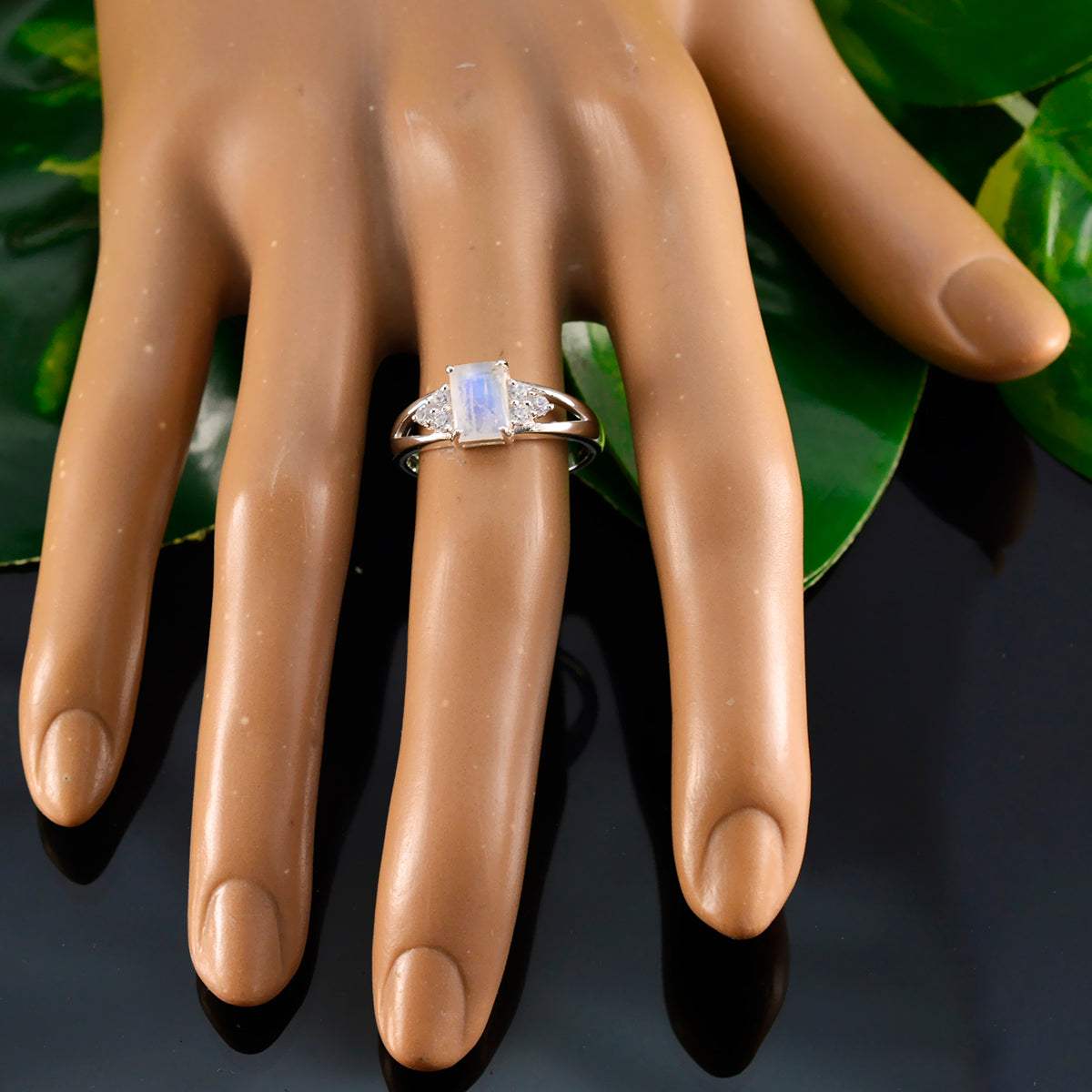 Dewi Fairytale White Halo Ring