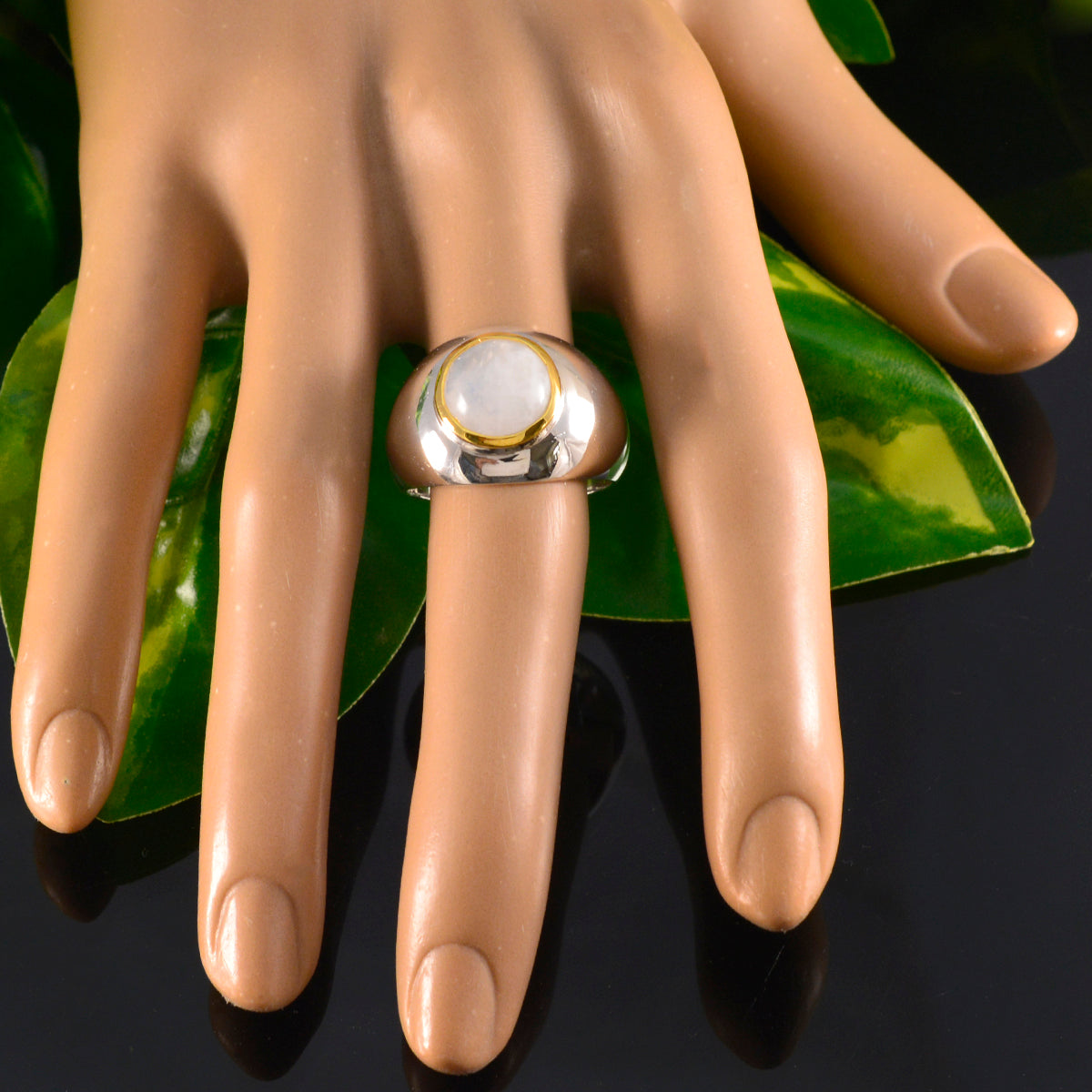 Anna Glamorous White Solitaire Ring
