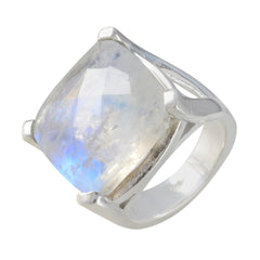 Hannah Vintage White Solitaire Ring