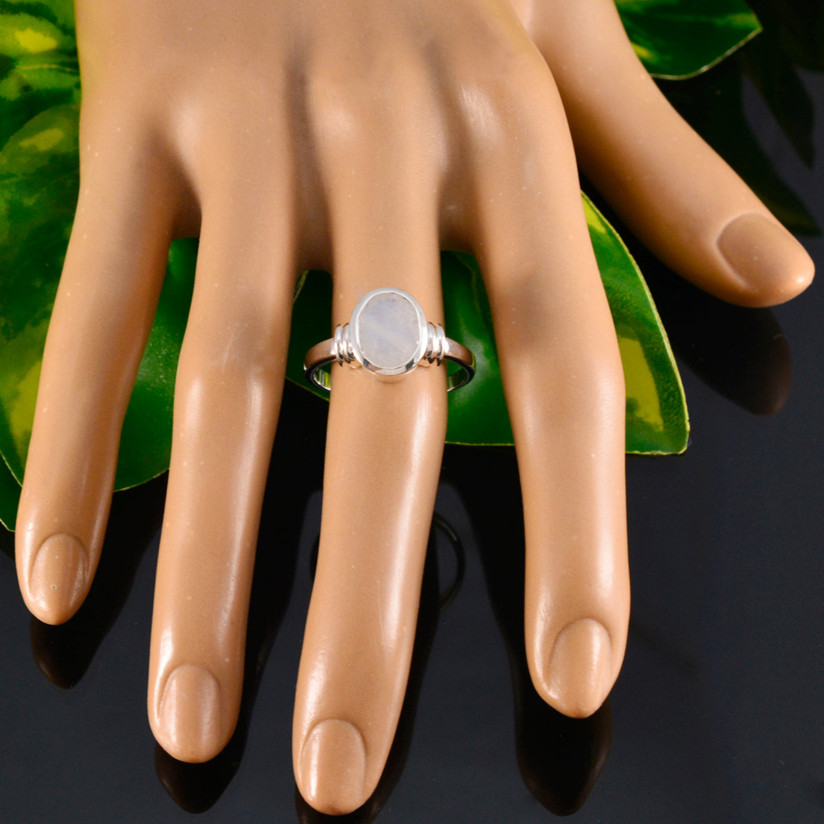 Ananya Glamorous White Solitaire Ring