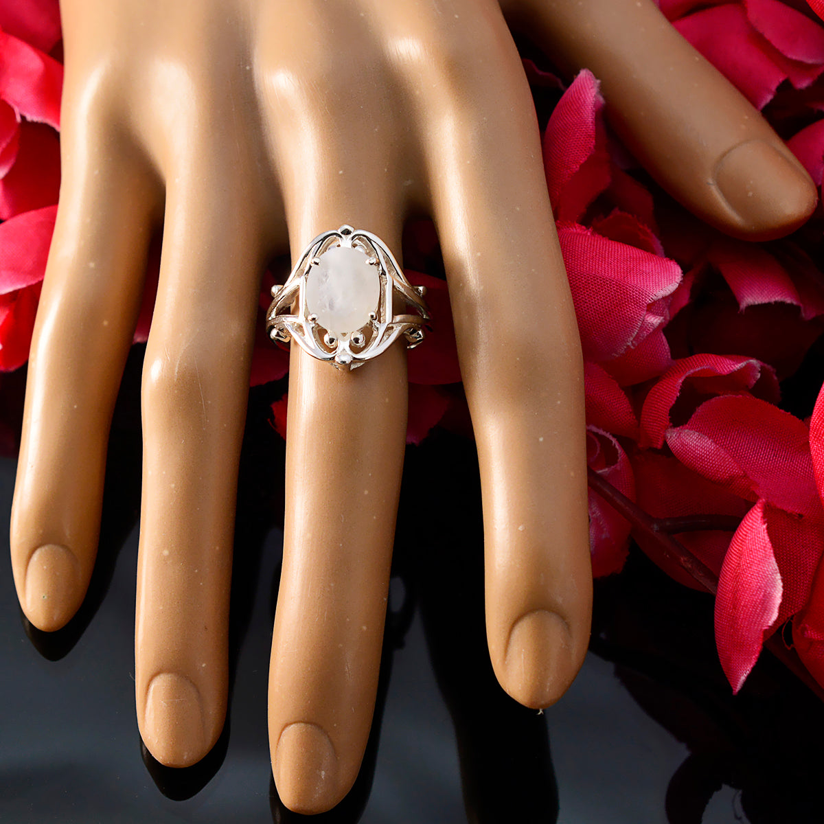 Putri Modern White Solitaire Ring