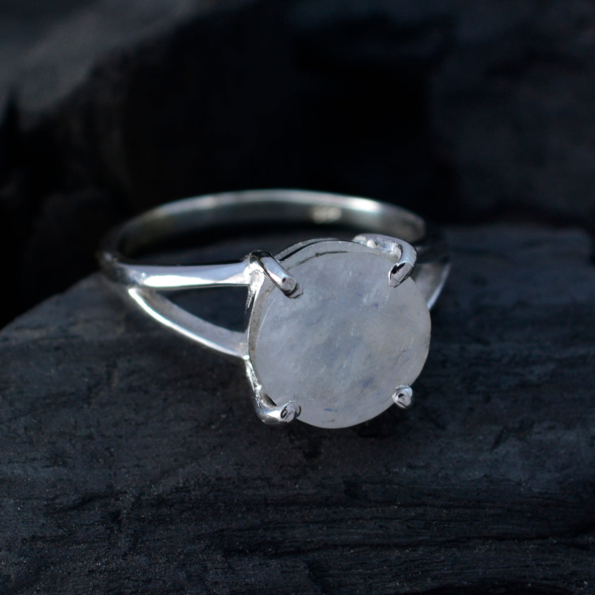 Jia Luxurious White Solitaire Ring