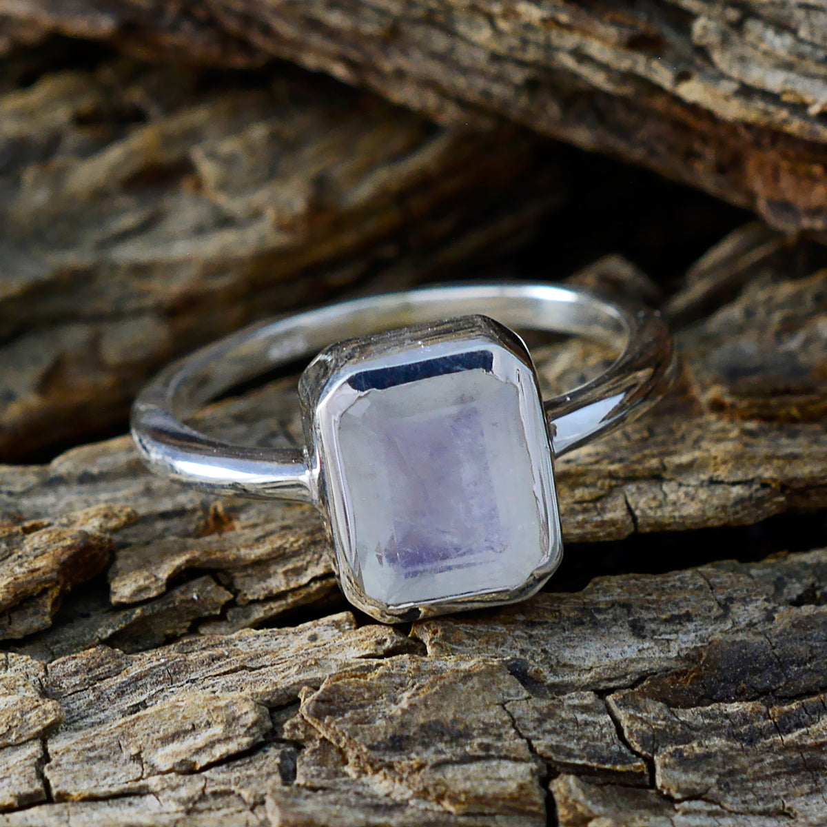Ji-eun Boho White Solitaire Ring