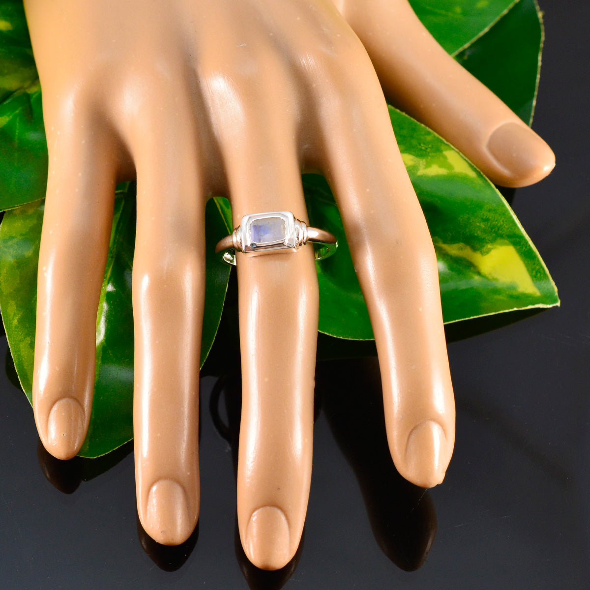 Rina Romantic White Solitaire Ring