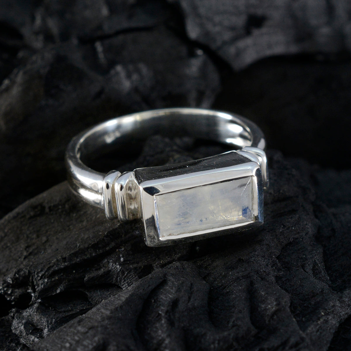 Mariana Fairytale White Solitaire Ring