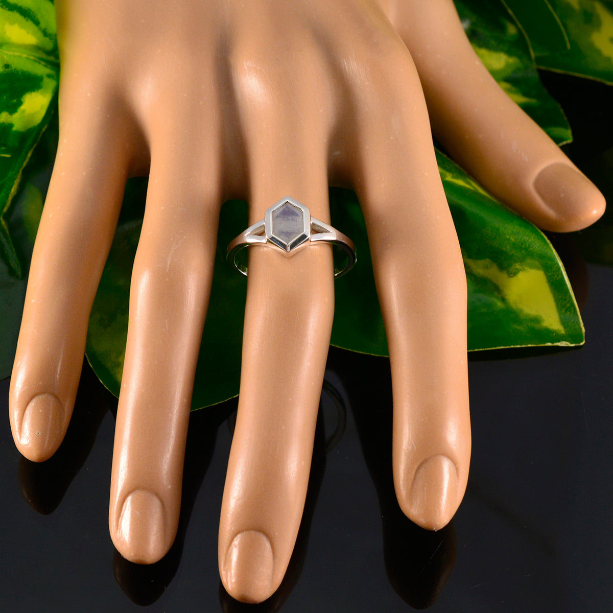 Naomi Graceful White Solitaire Ring