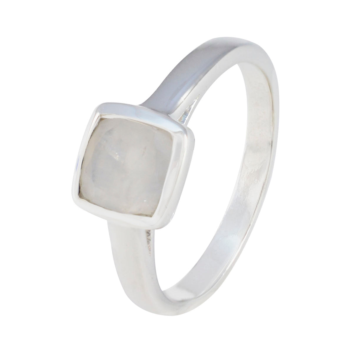 Victoria Glamorous White Solitaire Ring