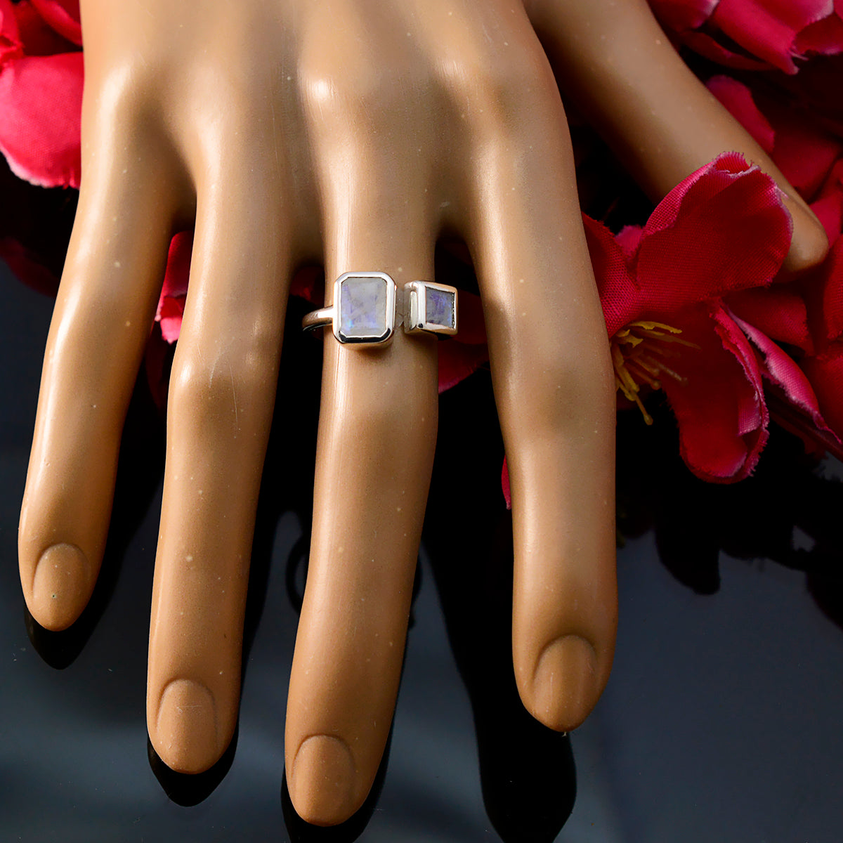 lara Trendy White Toi et Moi Ring