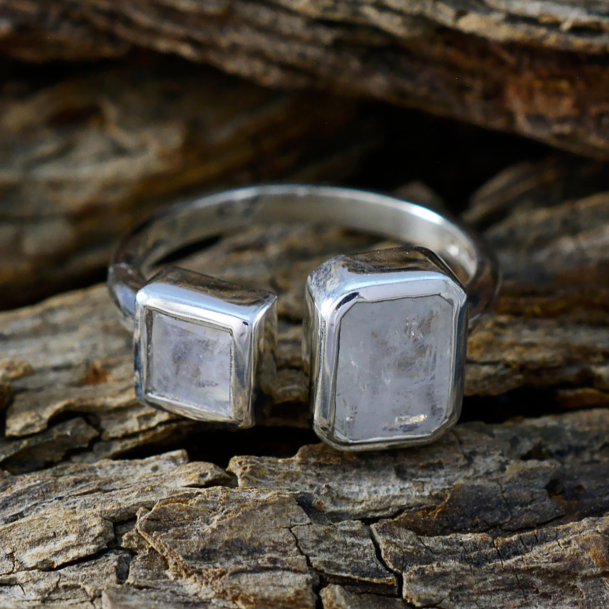 lara Trendy White Toi et Moi Ring