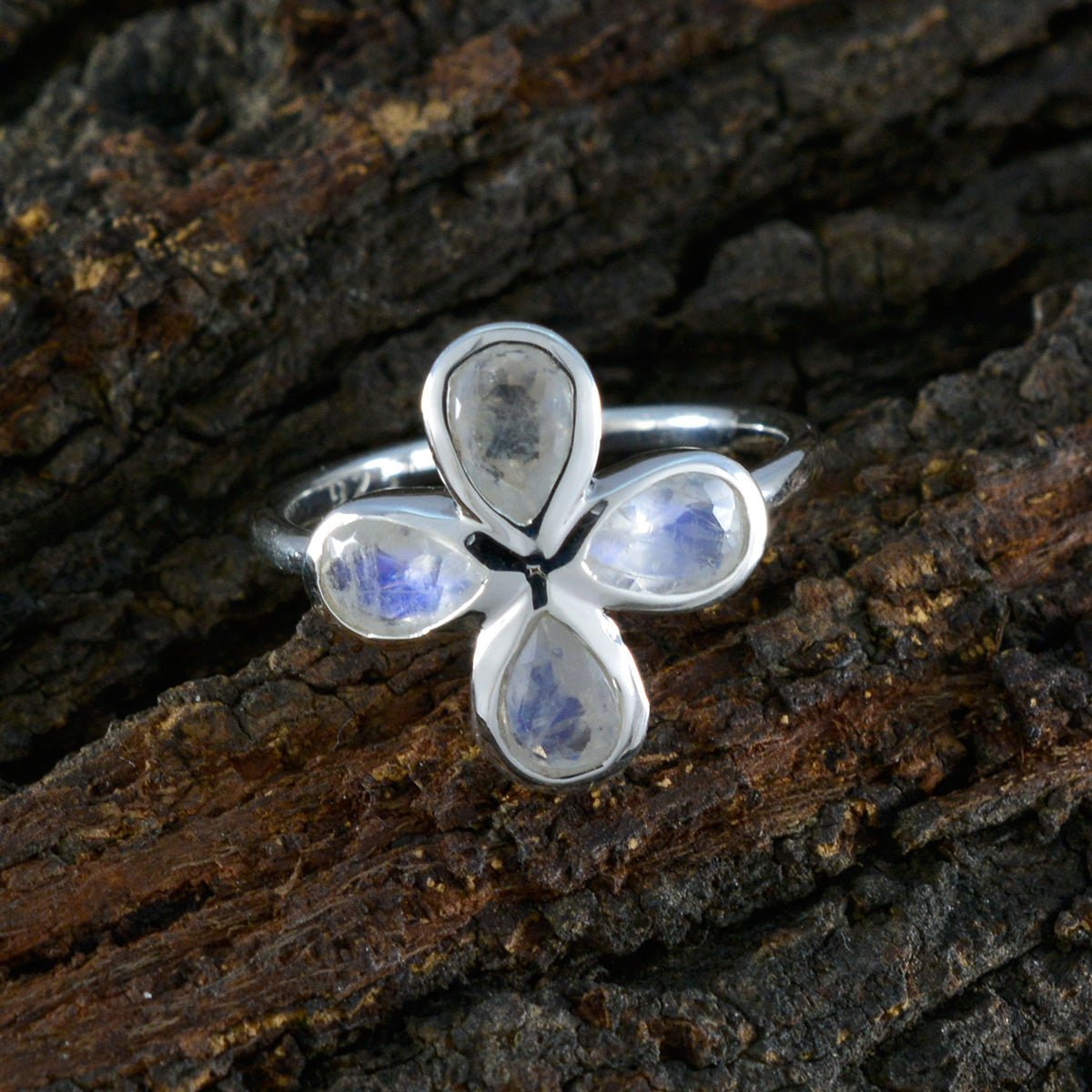 Pauline Floral White quarter Ring