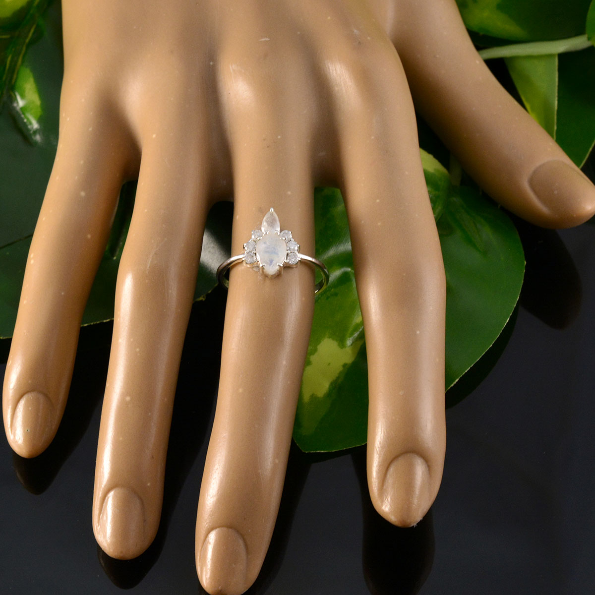 Natcha Graceful White Toi et Moi Ring