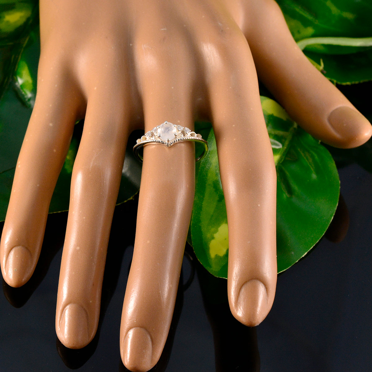 Hana Luxurious White Halo Ring