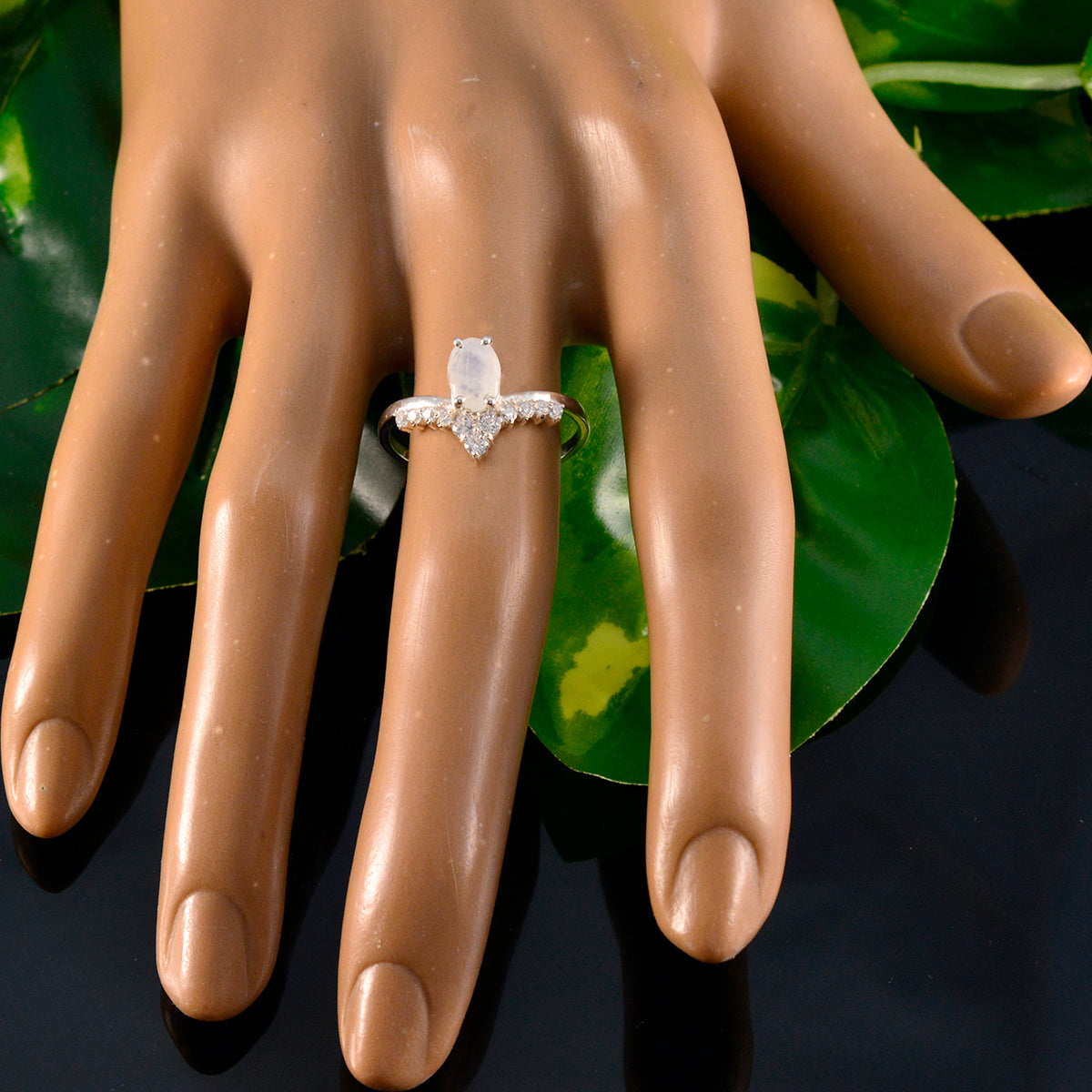 Li Lee Sophisticated White Halo Ring