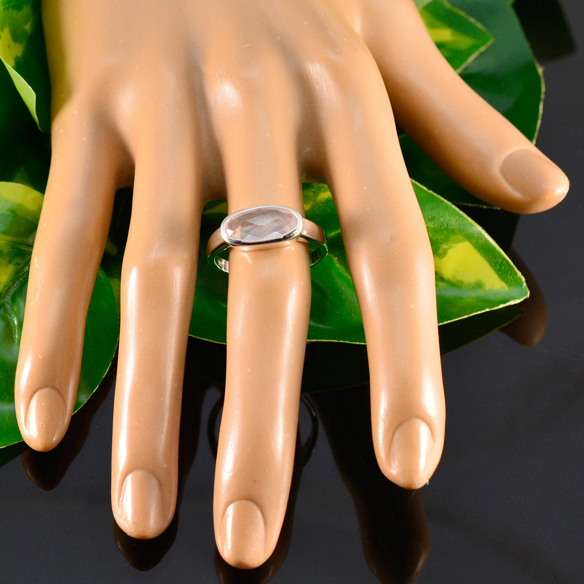 Soo-jin Feminine Pink Solitaire Ring