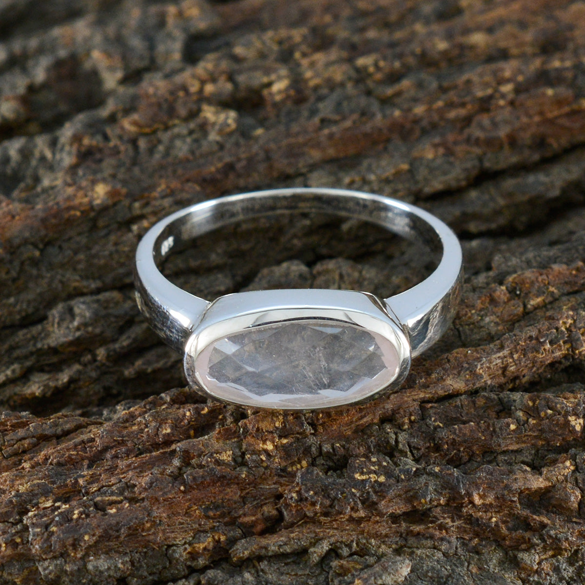 Soo-jin Feminine Pink Solitaire Ring