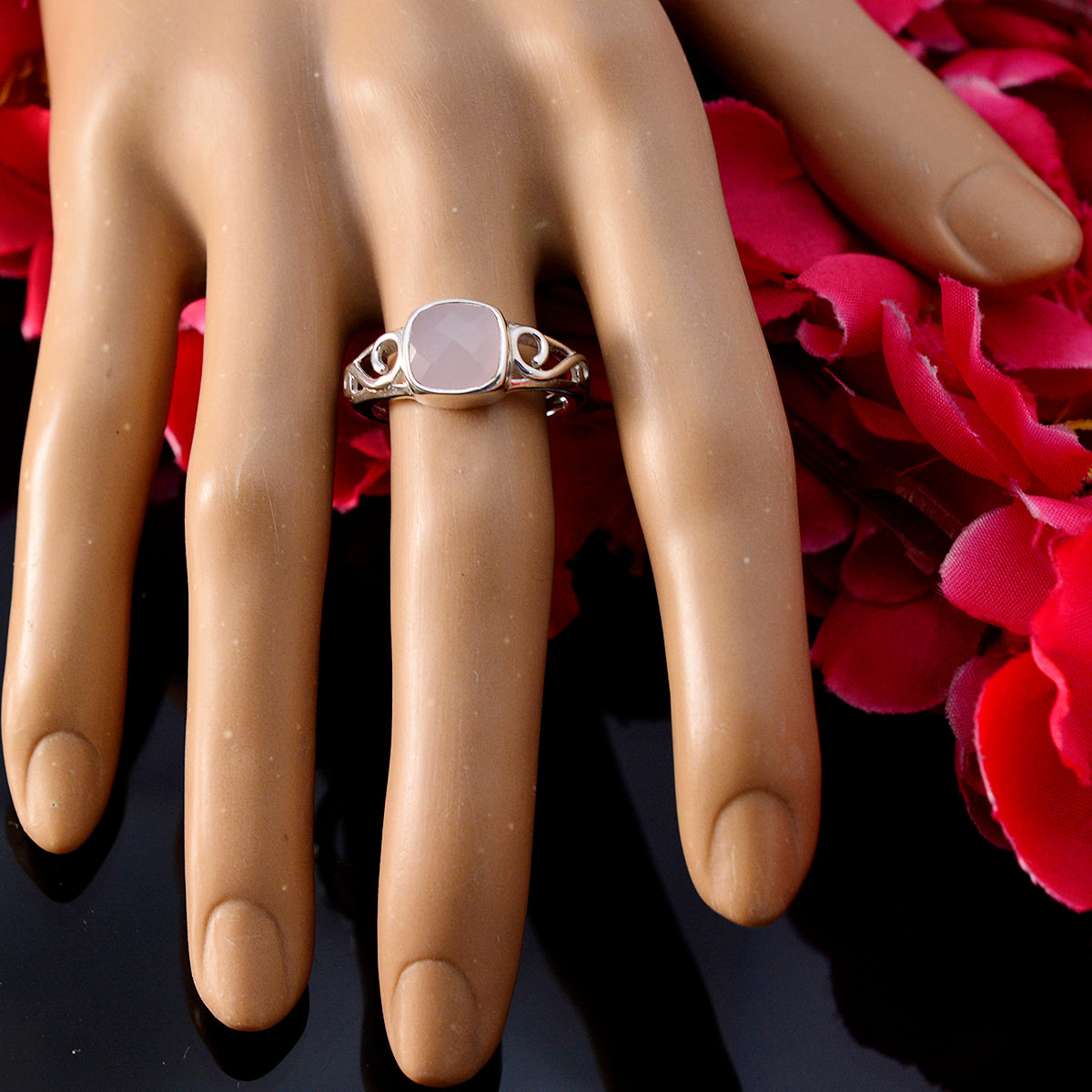 Sakura Luxurious Pink Solitaire Ring