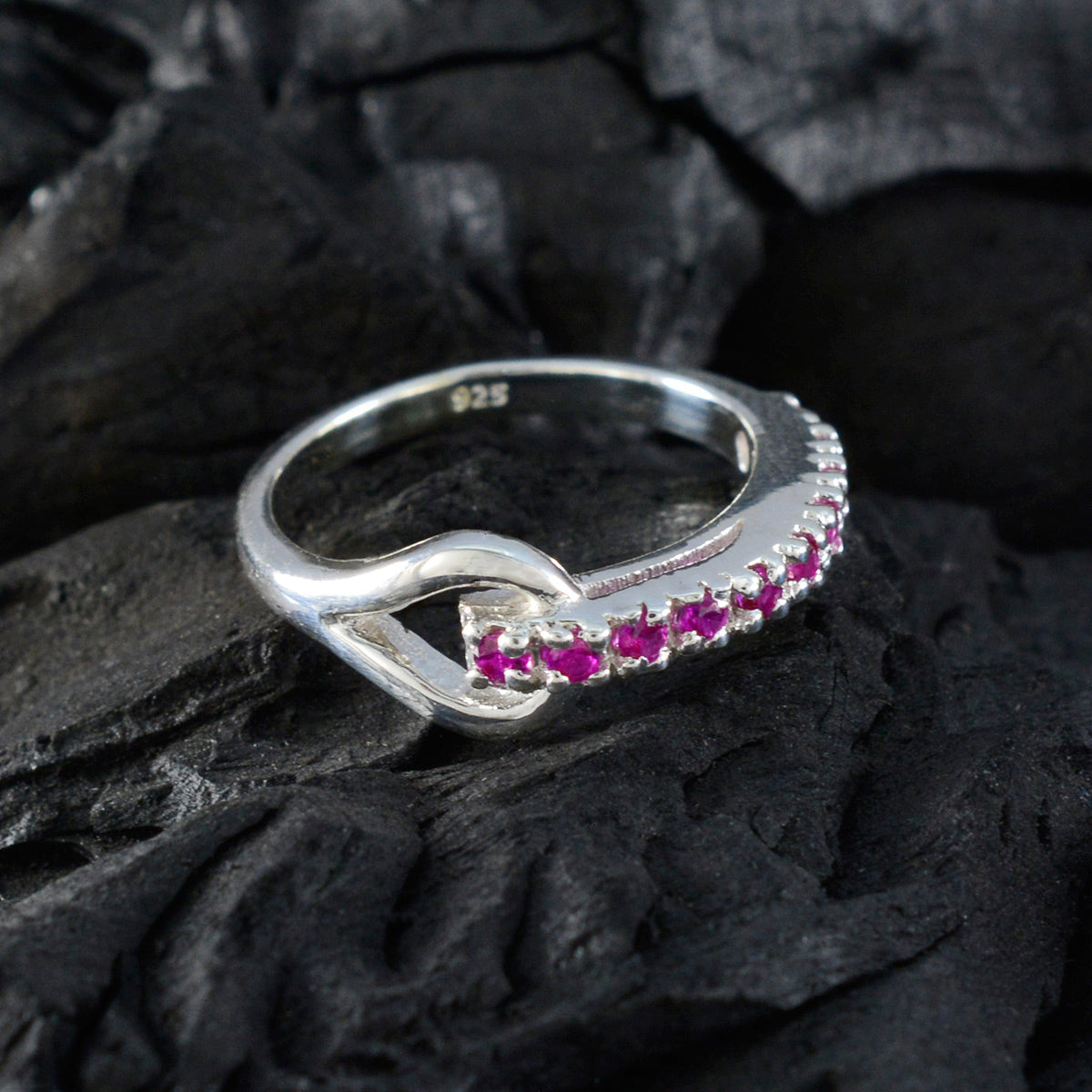 Nisa Contemporary Red multiple Ring