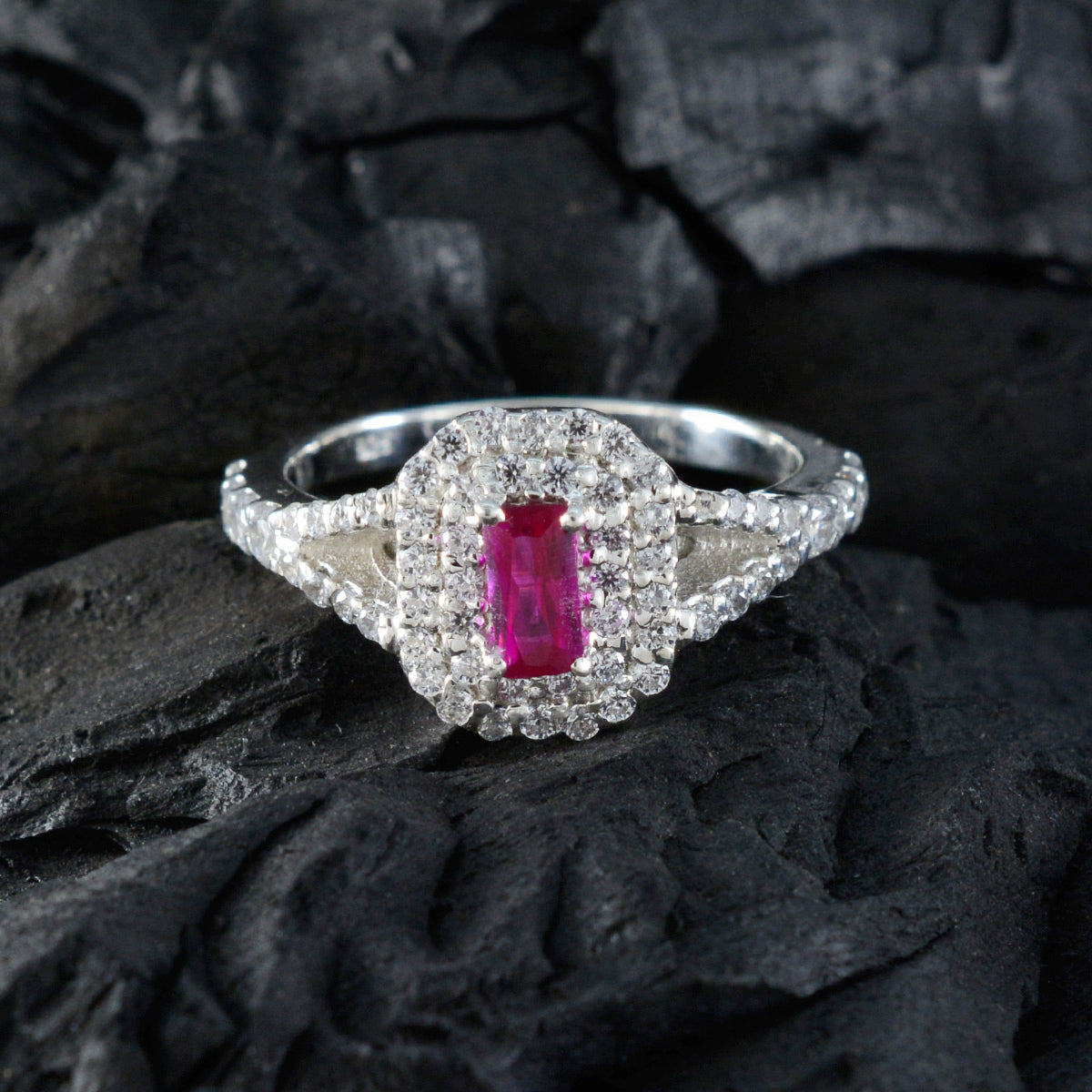 Tereza Glamorous Red Halo Ring