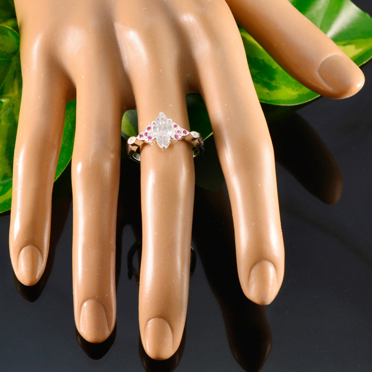Saanvi Luxurious Red Halo Ring