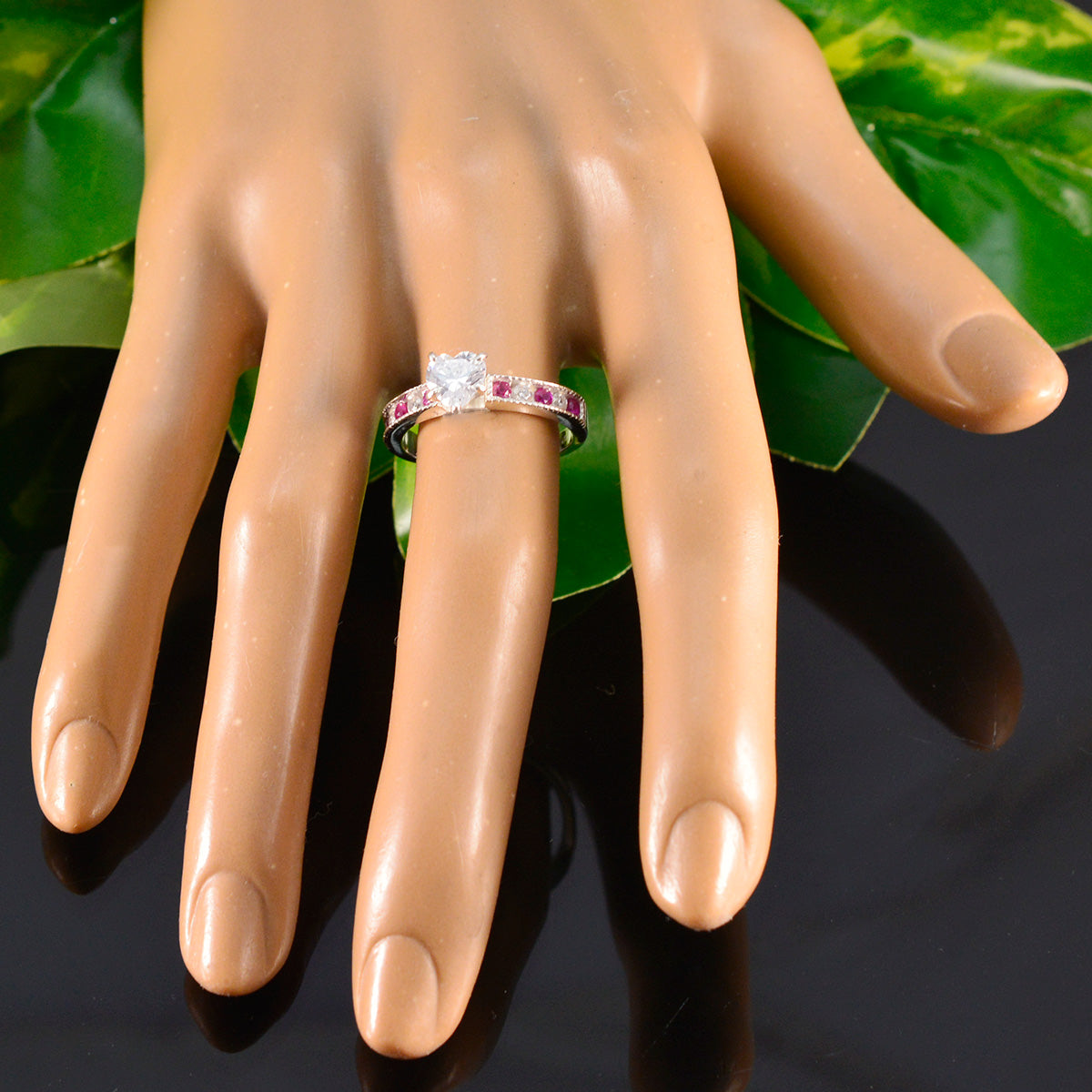 Yuki Luxurious Red multiple Ring